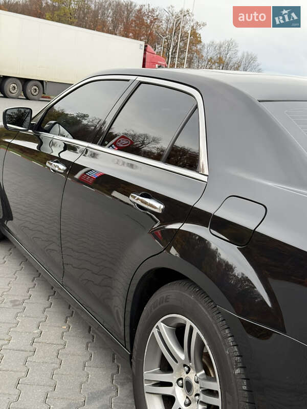 Седан Lancia Thema 2012 в Черновцах