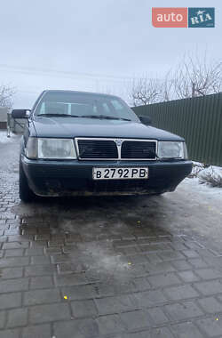 Седан Lancia Thema 1988 в Турійську