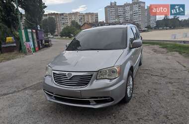 Мінівен Lancia Voyager 2013 в Києві
