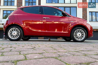 Хэтчбек Lancia Ypsilon 2014 в 