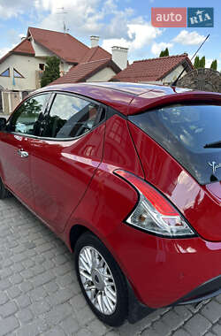 Хэтчбек Lancia Ypsilon 2014 в 