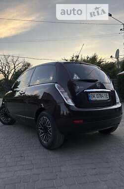 Хетчбек Lancia Ypsilon 2008 в Рівному