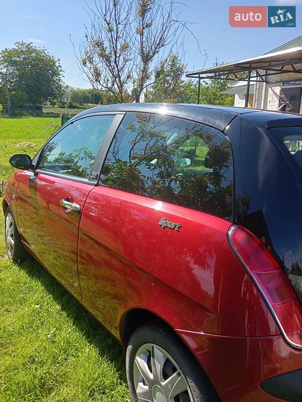 Купе Lancia Ypsilon 2006 в Киеве