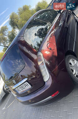 Хэтчбек Lancia Ypsilon 2008 в 