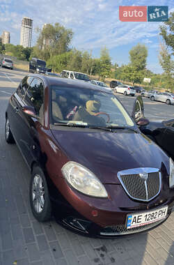 Хэтчбек Lancia Ypsilon 2008 в 