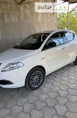 Хетчбек Lancia Ypsilon 2012 в Миколаєві