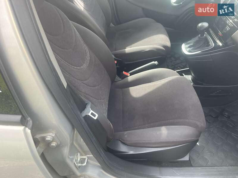 Хэтчбек Lancia Ypsilon 2012 в Ужгороде