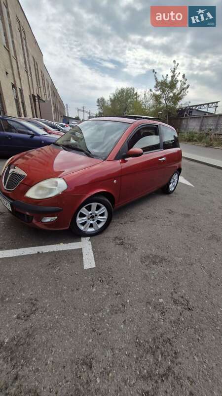 Lancia Ypsilon 2005