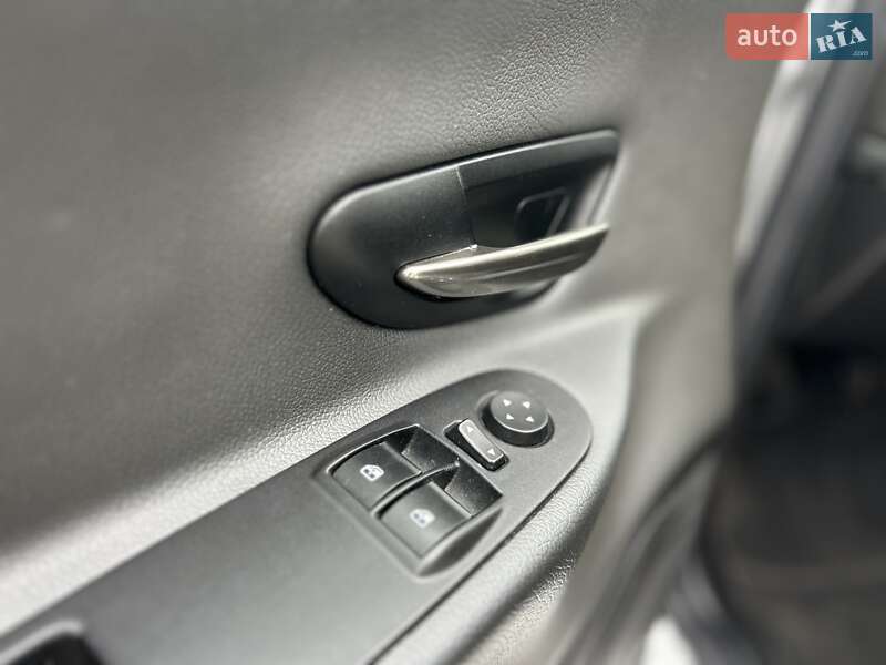 Хетчбек Lancia Ypsilon 2015 в Львові фото 14 Хетчбек Lancia Ypsilon 2015 в Львові