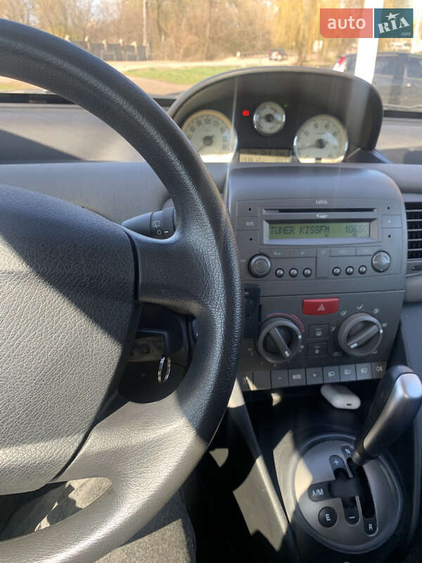 Хэтчбек Lancia Ypsilon 2006 в Киеве