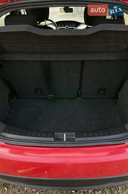 Хетчбек Lancia Ypsilon 2013 в 