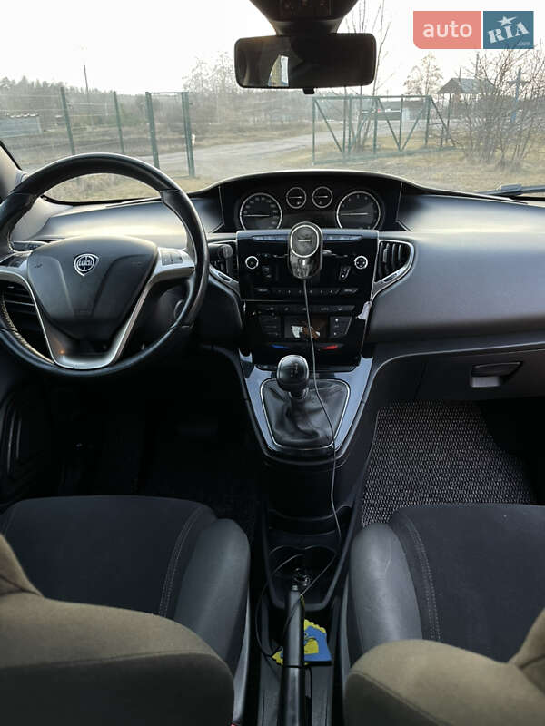 Хэтчбек Lancia Ypsilon 2013 в Ровно