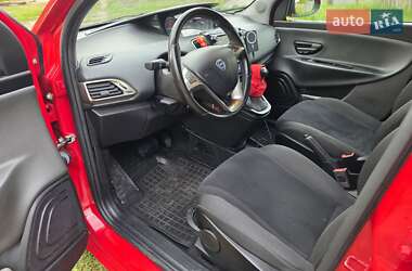 Хетчбек Lancia Ypsilon 2013 в 