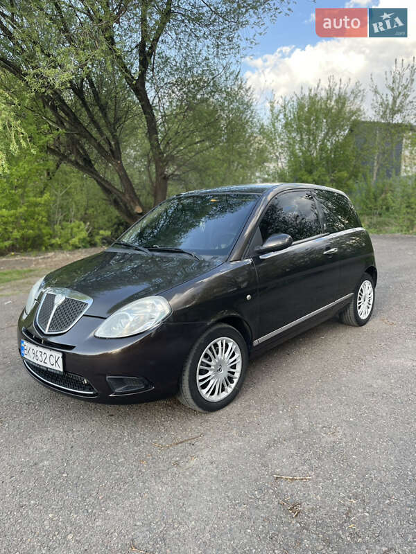 Хэтчбек Lancia Ypsilon 2007 в Ровно