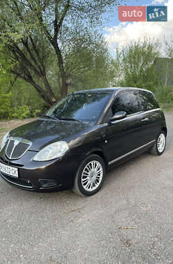 Хэтчбек Lancia Ypsilon 2007 в 