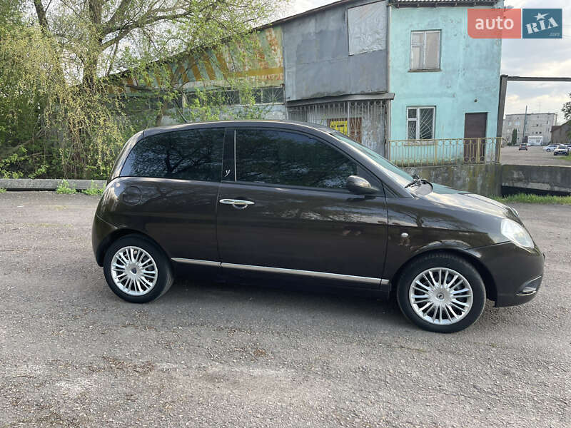 Хэтчбек Lancia Ypsilon 2007 в Ровно