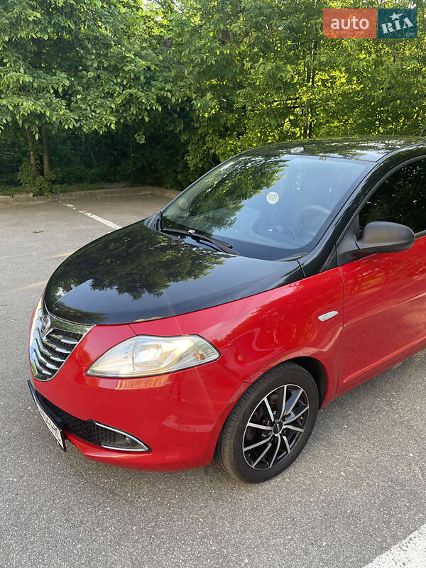 Хэтчбек Lancia Ypsilon 2012 в Харькове