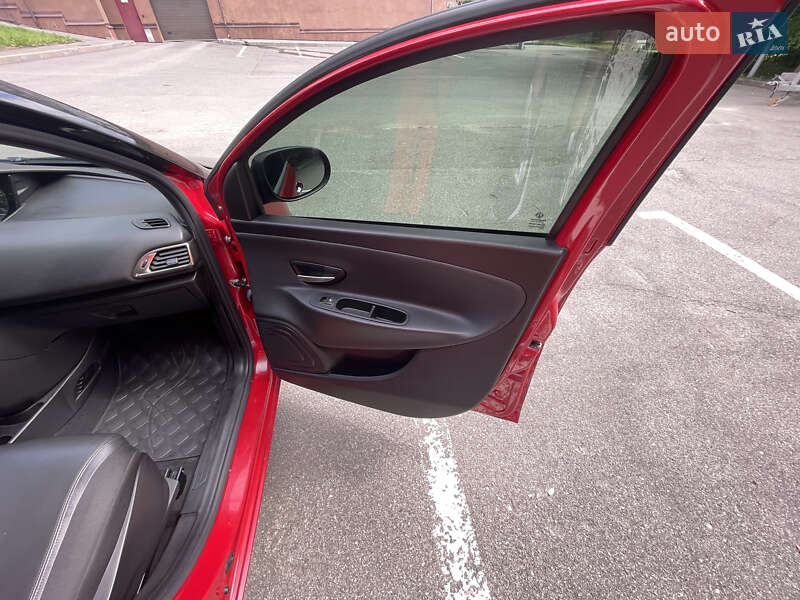 Хэтчбек Lancia Ypsilon 2012 в Харькове