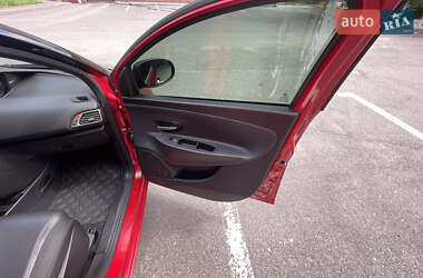 Хэтчбек Lancia Ypsilon 2012 в 