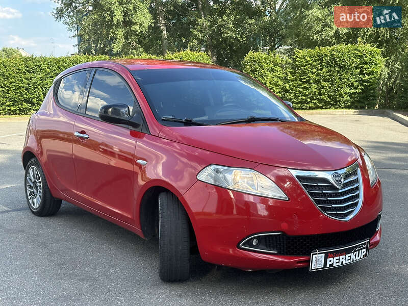 Хетчбек Lancia Ypsilon 2012 в Києві
