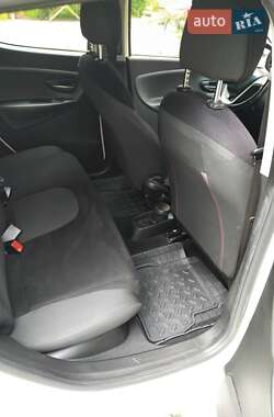 Хэтчбек Lancia Ypsilon 2012 в 