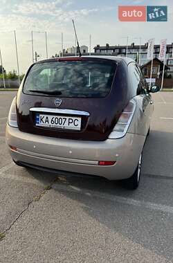 Хэтчбек Lancia Ypsilon 2008 в 