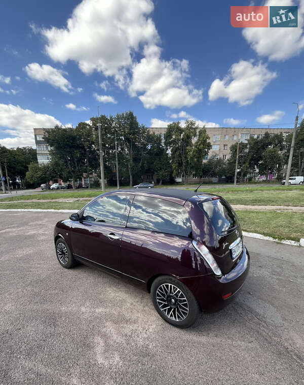 Хэтчбек Lancia Ypsilon 2008 в Ровно фото 3 Хэтчбек Lancia Ypsilon 2008 в Ровно