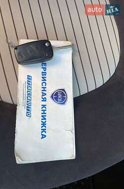 Хэтчбек Lancia Ypsilon 2008 в 