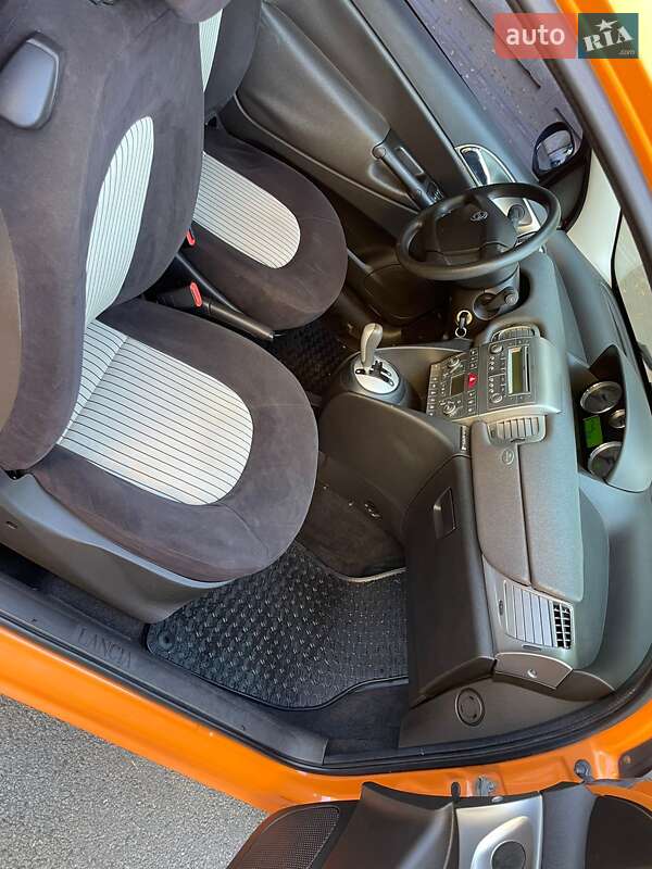 Хэтчбек Lancia Ypsilon 2008 в Киеве фото 15 Хэтчбек Lancia Ypsilon 2008 в Киеве