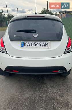 Хэтчбек Lancia Ypsilon 2012 в Киеве