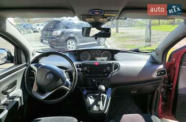 Хетчбек Lancia Ypsilon 2013 в 