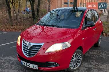 Хэтчбек Lancia Ypsilon 2012 в Ровно