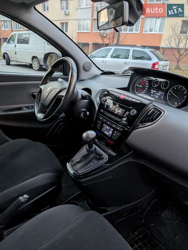 Хетчбек Lancia Ypsilon 2012 в Рівному фото 16 Хетчбек Lancia Ypsilon 2012 в Рівному