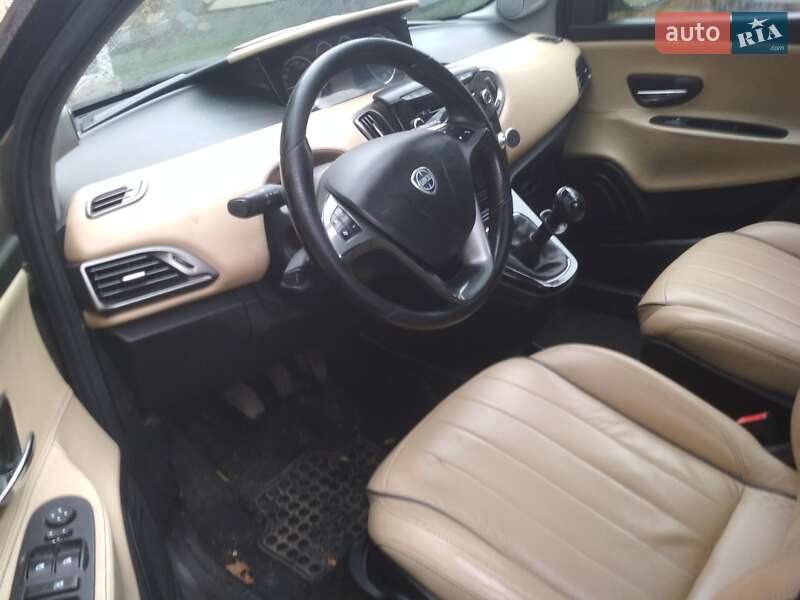 Хетчбек Lancia Ypsilon 2012 в Львові фото 3 Хетчбек Lancia Ypsilon 2012 в Львові