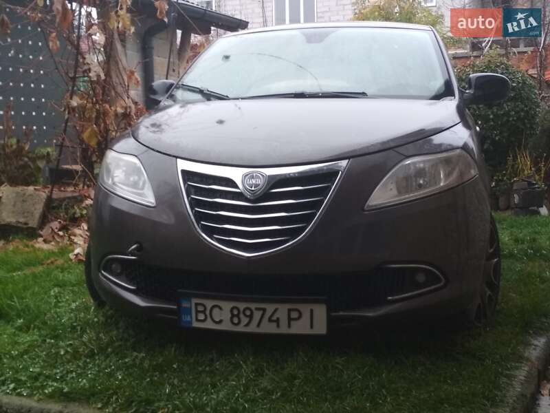 Хетчбек Lancia Ypsilon 2012 в Львові фото Хетчбек Lancia Ypsilon 2012 в Львові