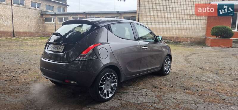 Хетчбек Lancia Ypsilon 2012 в Дубні фото 8 Хетчбек Lancia Ypsilon 2012 в Дубні