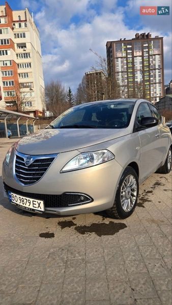 Lancia Ypsilon 2012 Lancia Ypsilon 2012