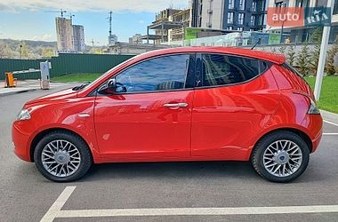 Хэтчбек Lancia Ypsilon 2012 в Киеве
