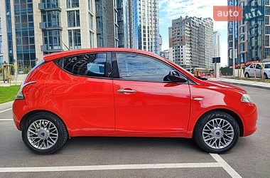 Хэтчбек Lancia Ypsilon 2012 в Киеве