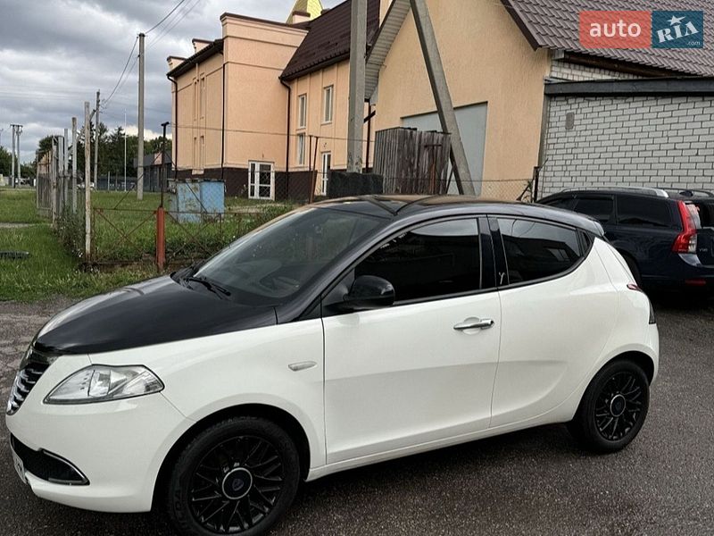 2012 Lancia Ypsilon, VIN ZLA31200005055417:plate — фото 1 (autoria)