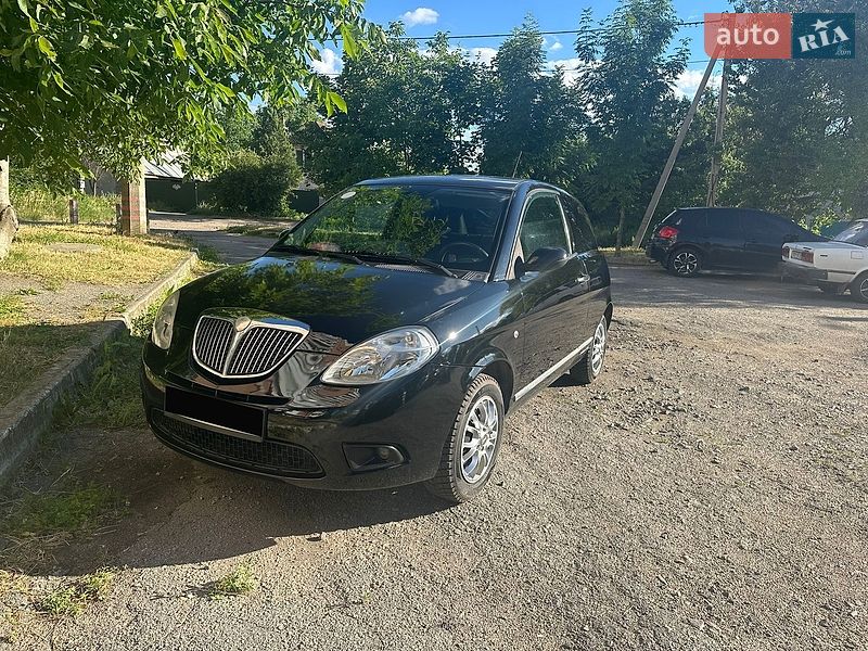 Lancia Ypsilon, фото з оголошення