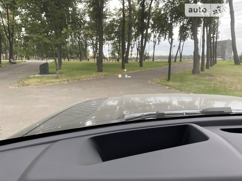 Внедорожник / Кроссовер Land Rover Defender 2020 в Киеве