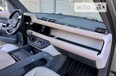 Внедорожник / Кроссовер Land Rover Defender 2020 в 