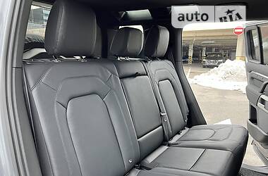 Внедорожник / Кроссовер Land Rover Defender 2022 в 