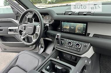 Внедорожник / Кроссовер Land Rover Defender 2022 в 