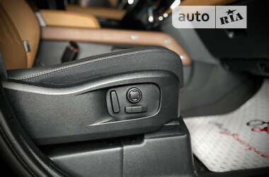Внедорожник / Кроссовер Land Rover Defender 2022 в 