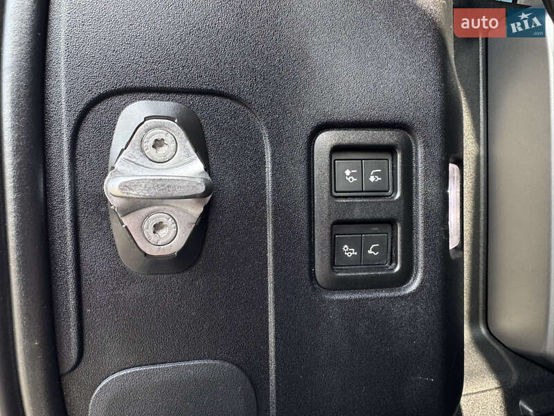 Внедорожник / Кроссовер Land Rover Defender 2020 в Киеве