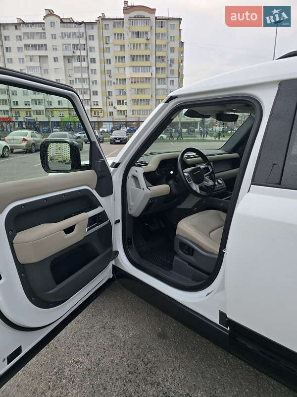 Позашляховик / Кросовер Land Rover Defender 2022 в Івано-Франківську