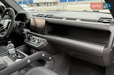 Внедорожник / Кроссовер Land Rover Defender 2022 в 