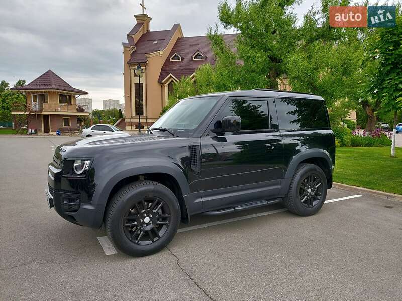 Land Rover Defender 2021